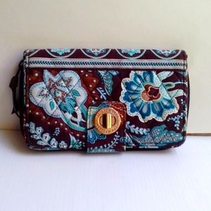 VERA BRADLEY brown  and  green  zip around wallet